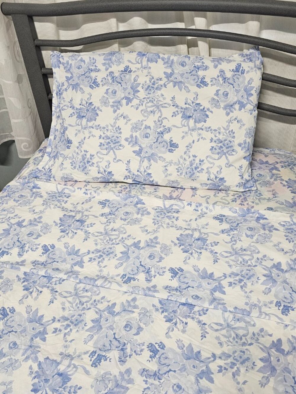 LoveShackFancy Garden Damask Organic Sheet Set Teen, Blue - Picture 8 of 8